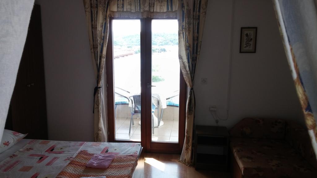 Apartments Marija Bajto Nečujam Quarto foto