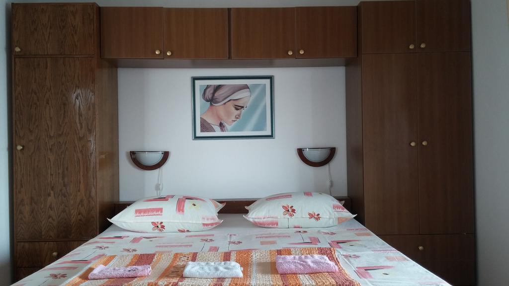 Apartments Marija Bajto Nečujam Quarto foto
