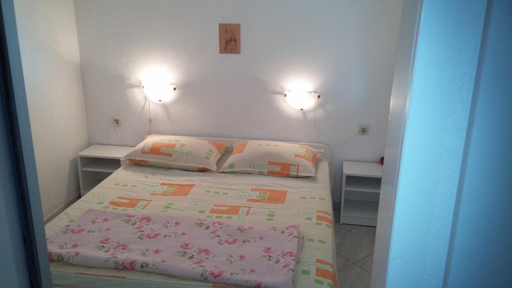 Apartments Marija Bajto Nečujam Quarto foto