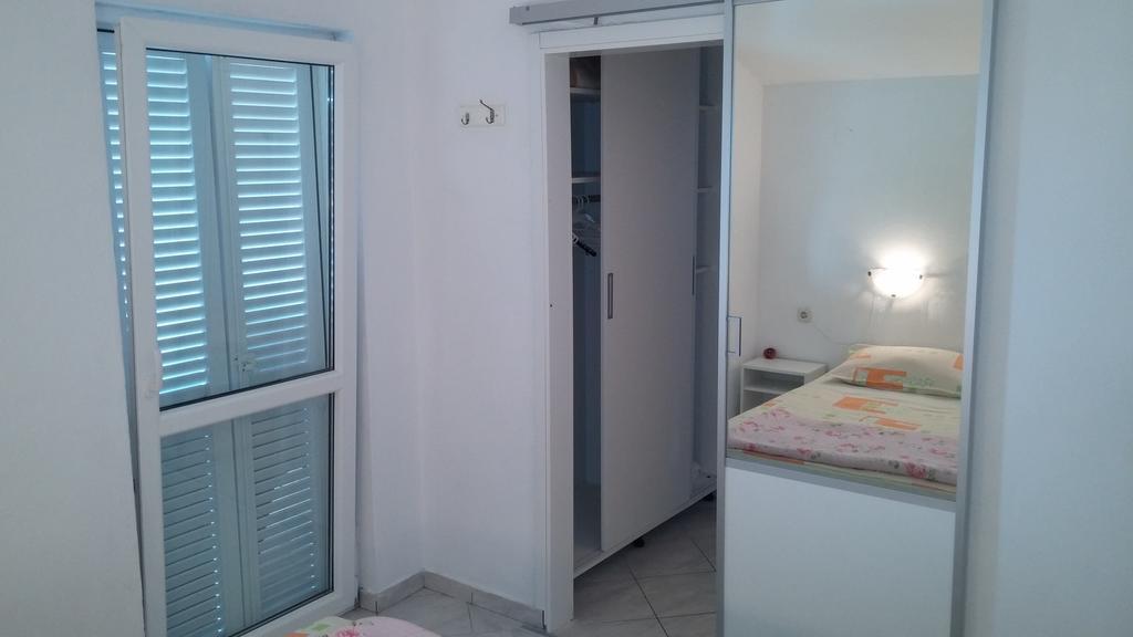 Apartments Marija Bajto Nečujam Quarto foto